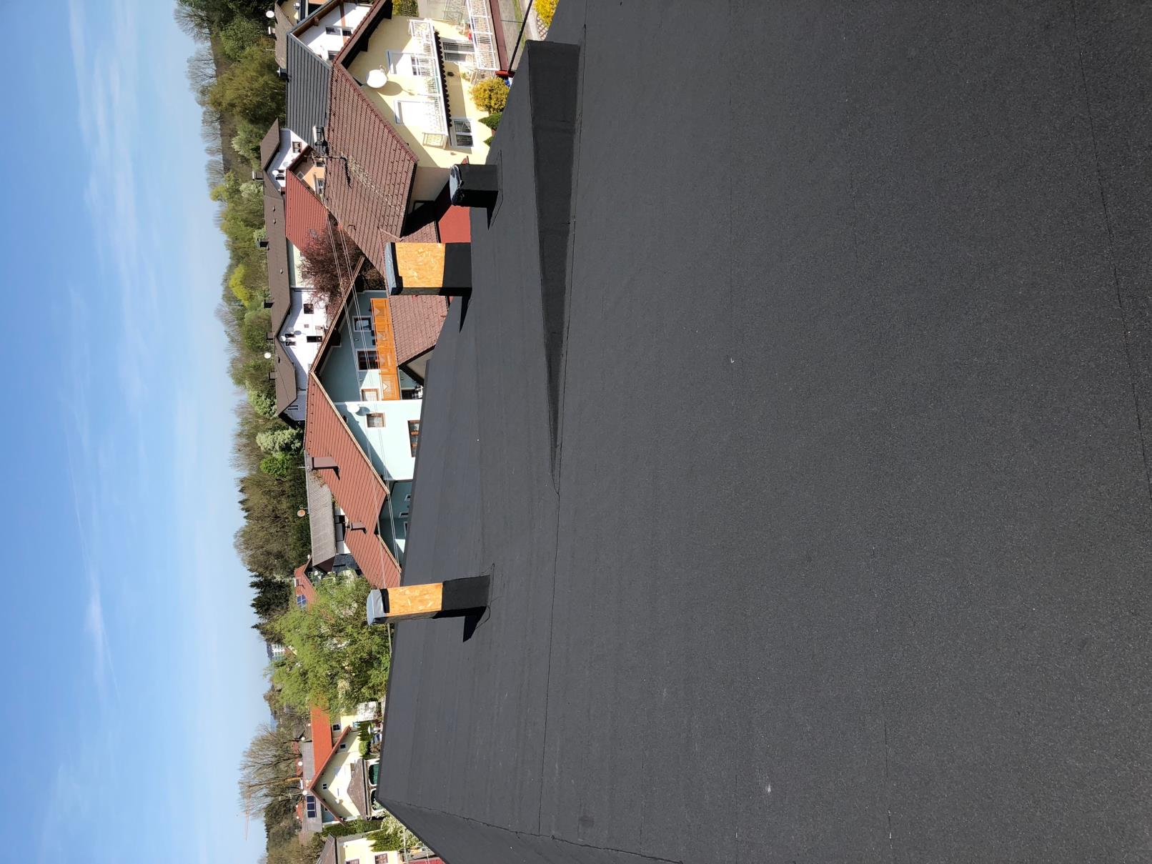 Abgeschlossenes Neubau-Flachdach – Wohngebiet Panorama